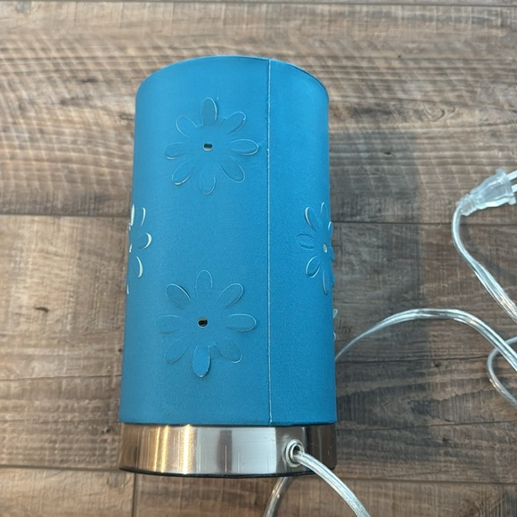 Small Blue Flower Lamp Great Condition - Picture 4 of 5